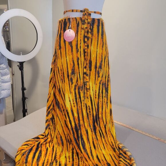 Lilly's Kloset Maxi Skirt Size Medium - Picture 2 of 6